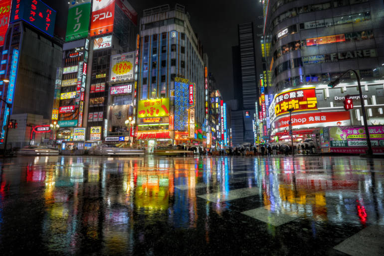 shinjuku night rainy tokyo