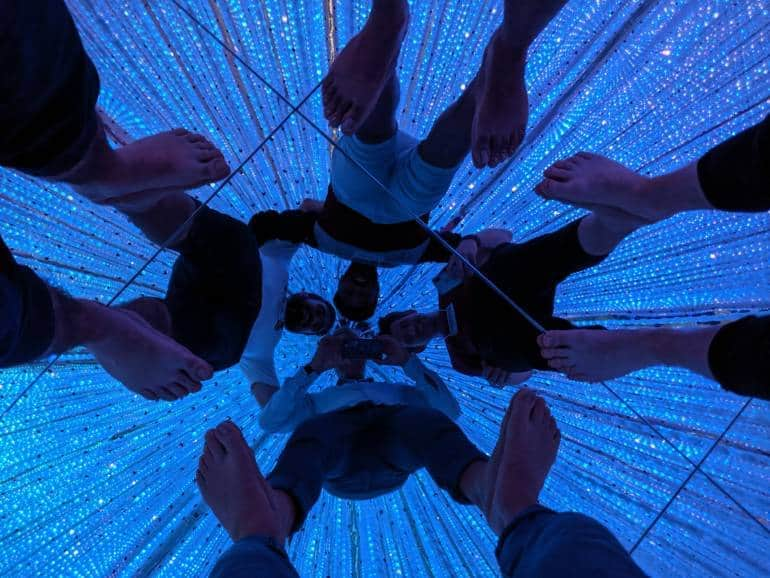 teamLab Planets mirror room